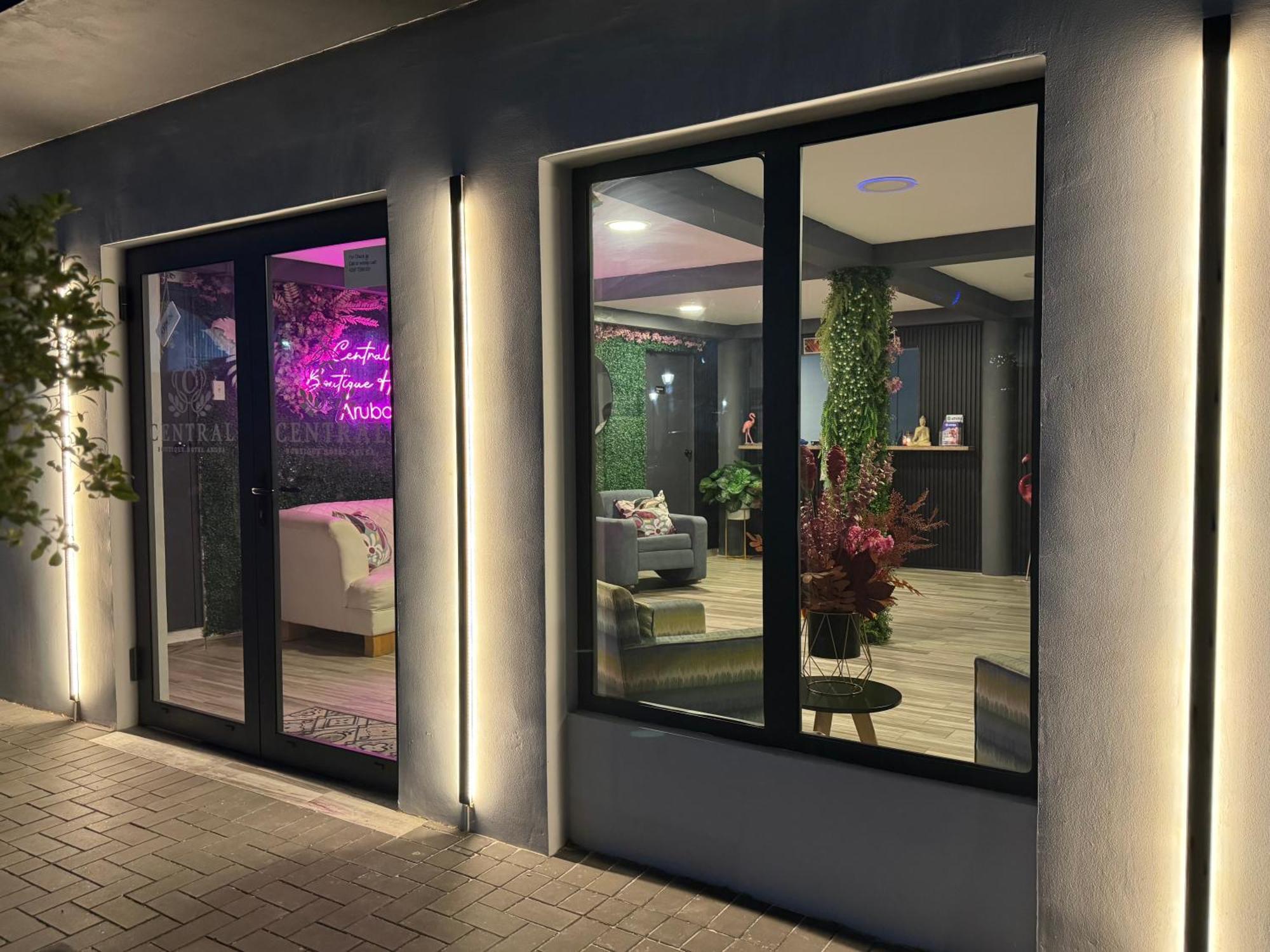 Central Boutique Hotel Oranjestad Dış mekan fotoğraf
