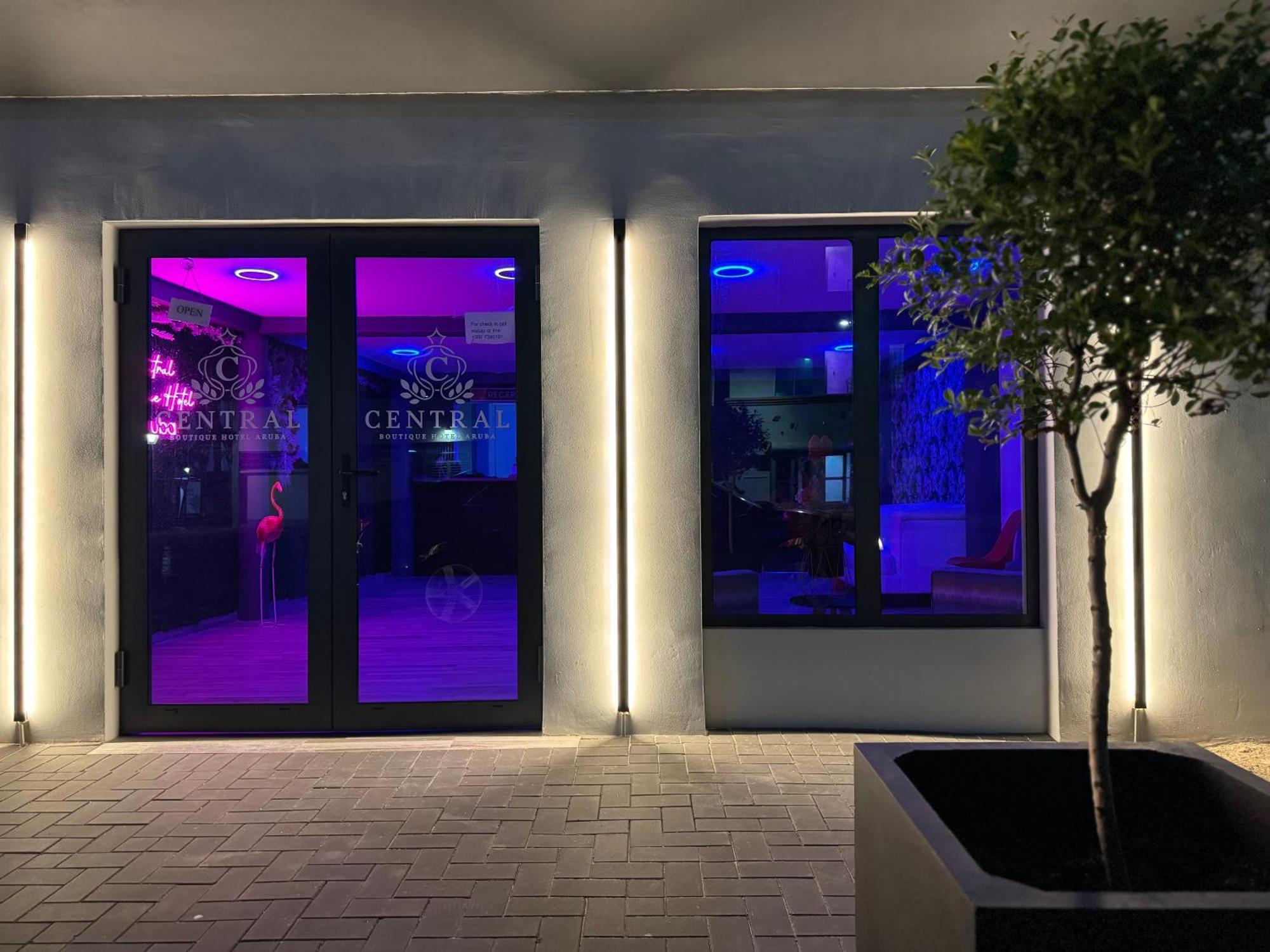 Central Boutique Hotel Oranjestad Dış mekan fotoğraf