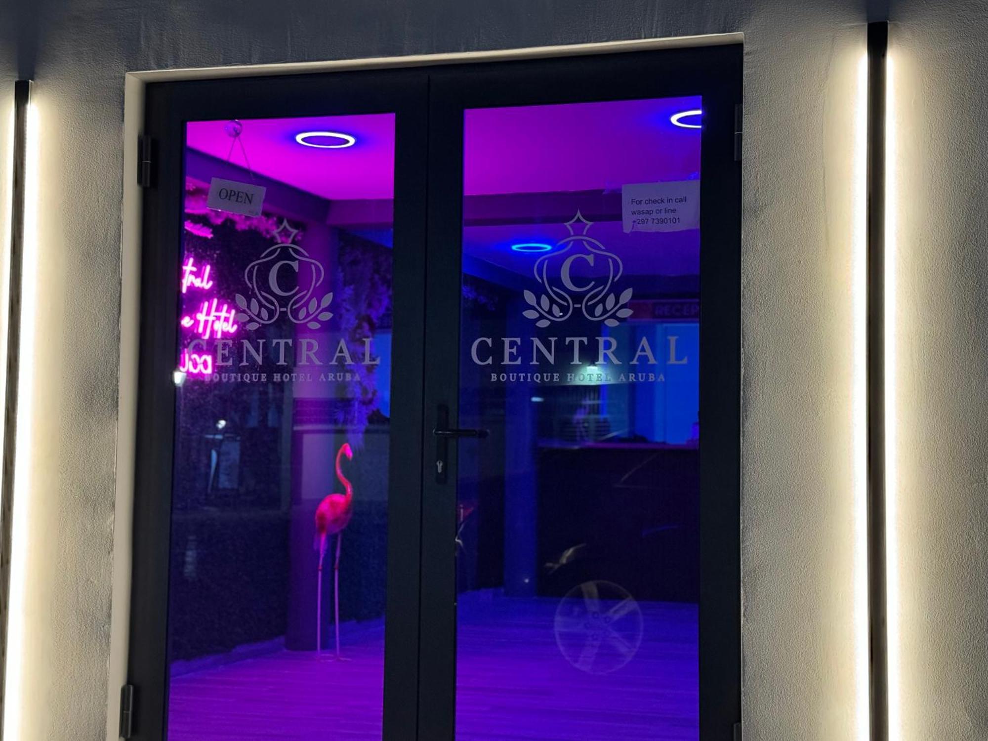 Central Boutique Hotel Oranjestad Dış mekan fotoğraf