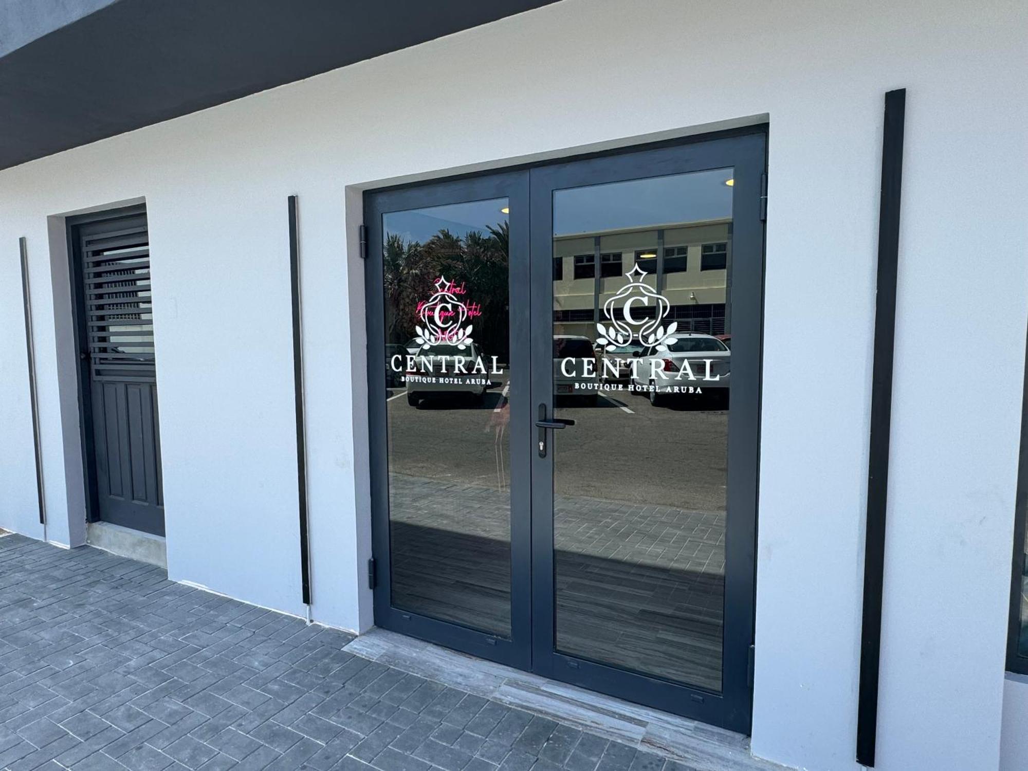 Central Boutique Hotel Oranjestad Dış mekan fotoğraf