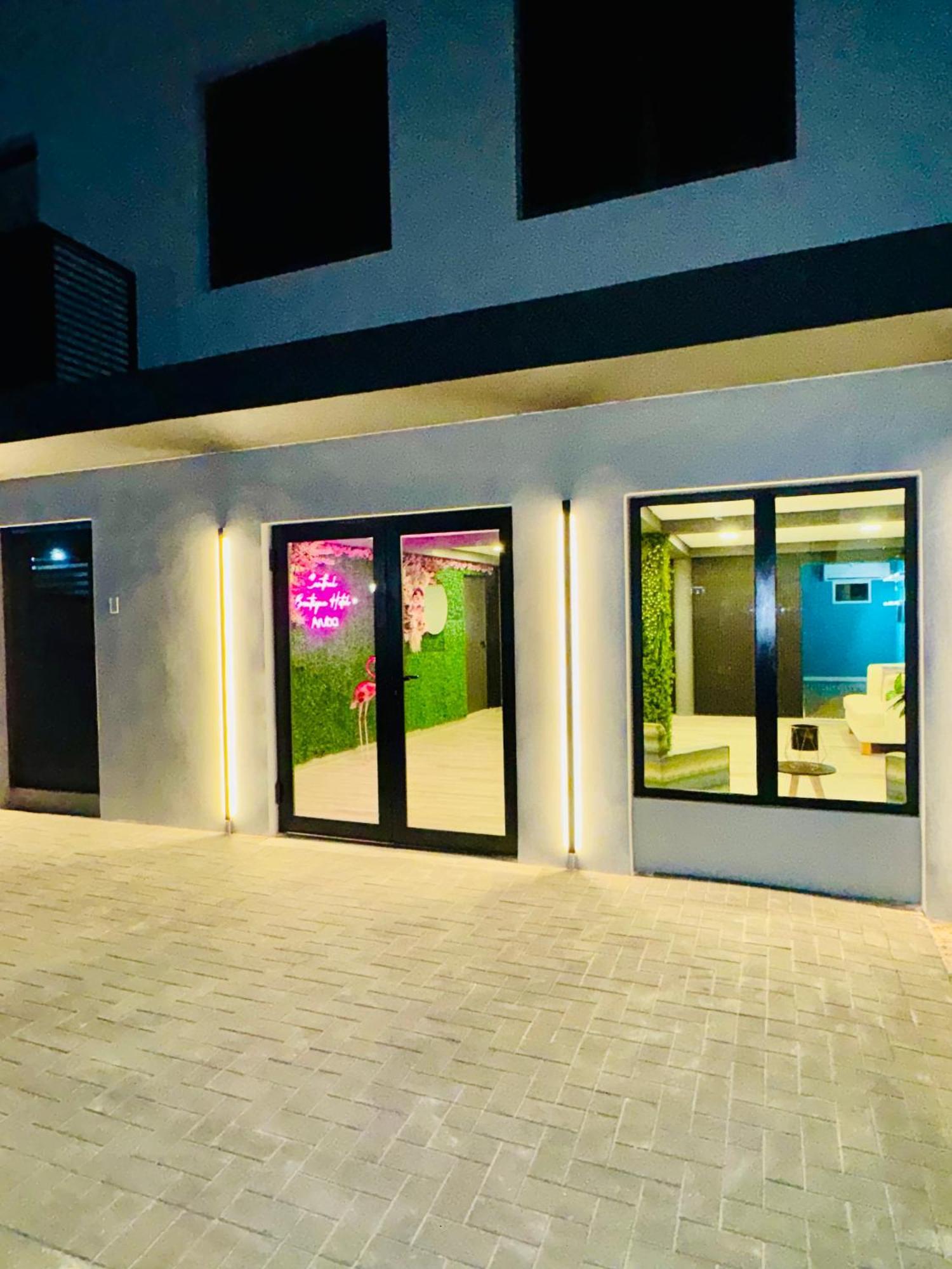 Central Boutique Hotel Oranjestad Dış mekan fotoğraf
