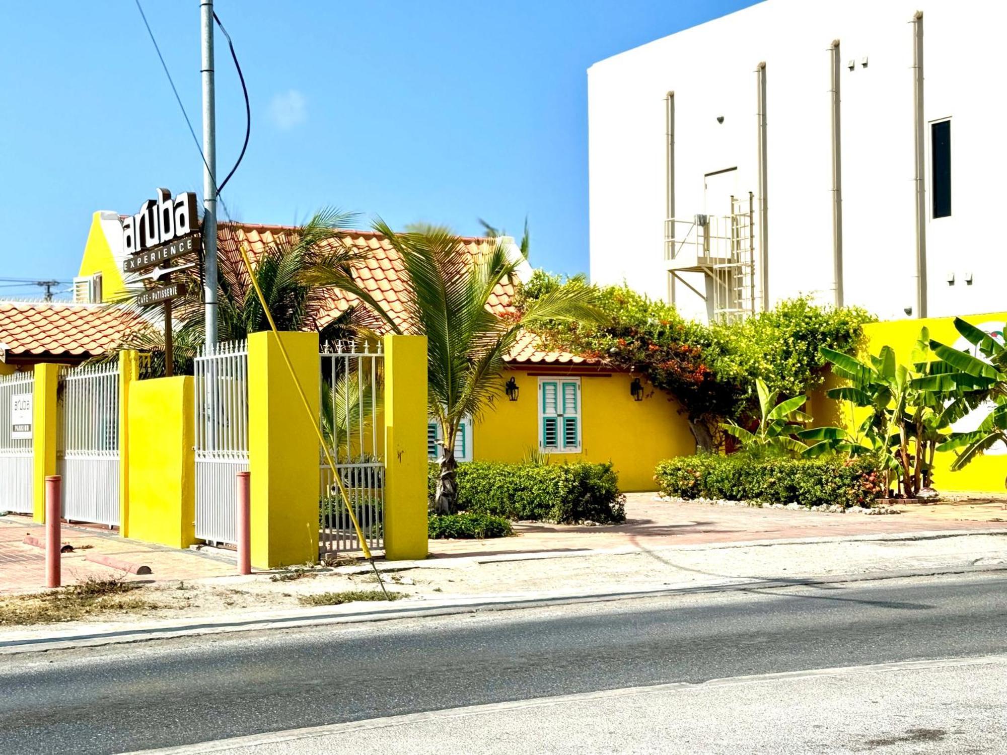 Central Boutique Hotel Oranjestad Dış mekan fotoğraf