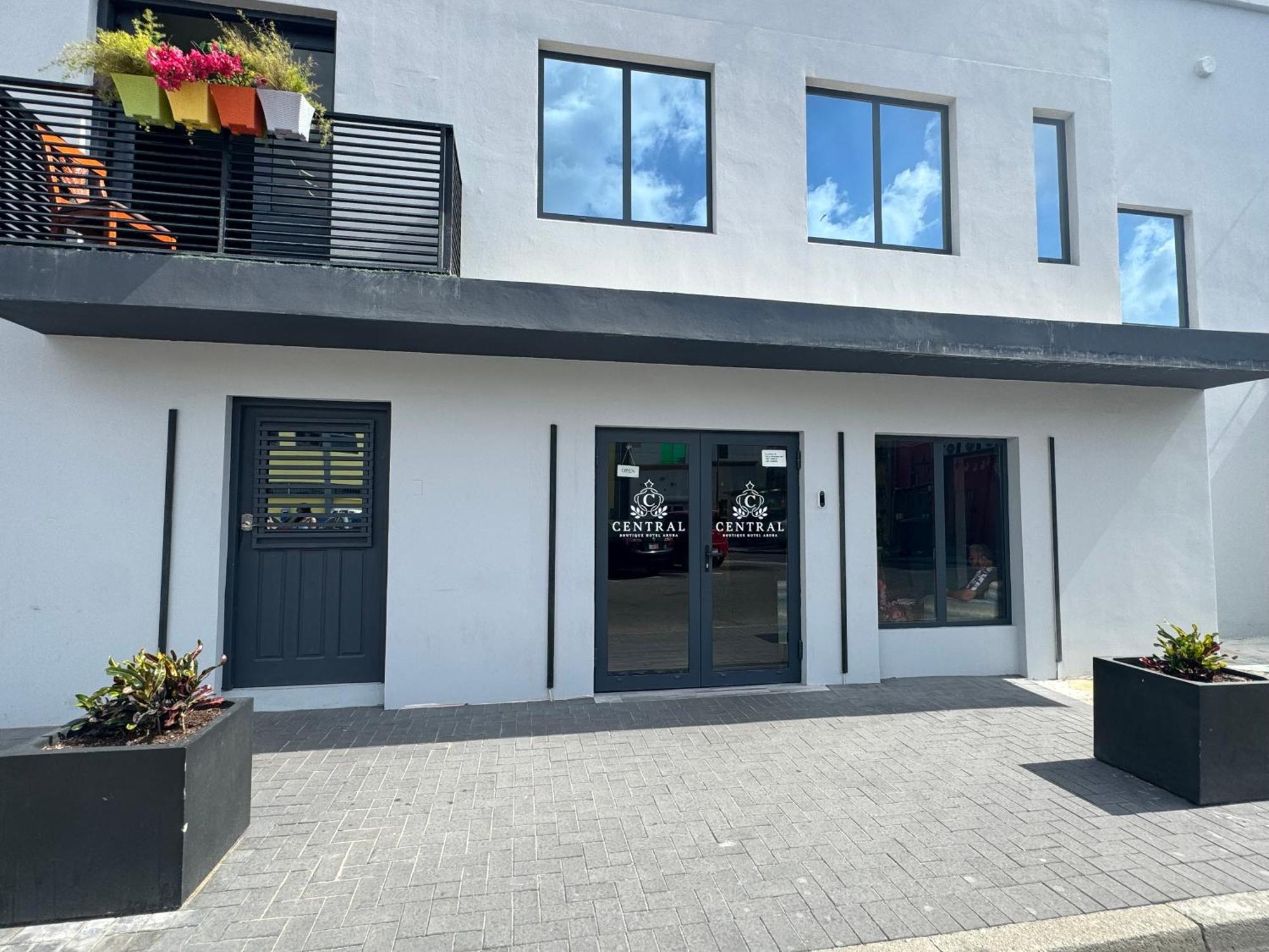 Central Boutique Hotel Oranjestad Dış mekan fotoğraf